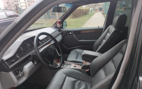 Mercedes-Benz E-Класс, 1994 год, 2 500 000 рублей, 16 фотография