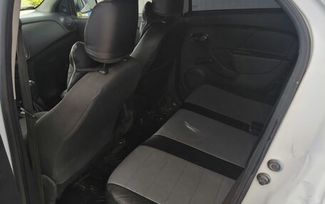 Renault Logan II, 2019 год, 450 000 рублей, 2 фотография