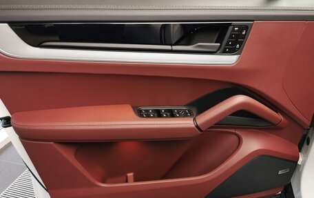 Porsche Cayenne III, 2025 год, 18 690 000 рублей, 12 фотография