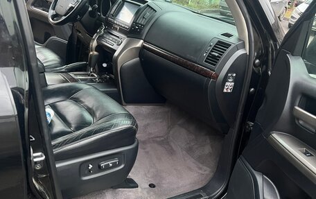 Toyota Land Cruiser 200, 2011 год, 2 750 000 рублей, 9 фотография