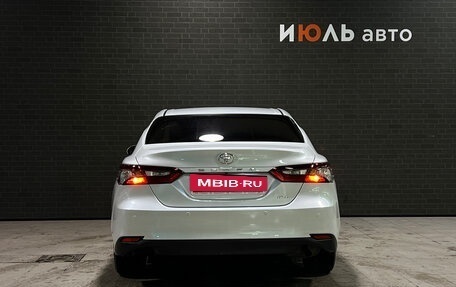 Toyota Camry, 2022 год, 3 250 000 рублей, 7 фотография