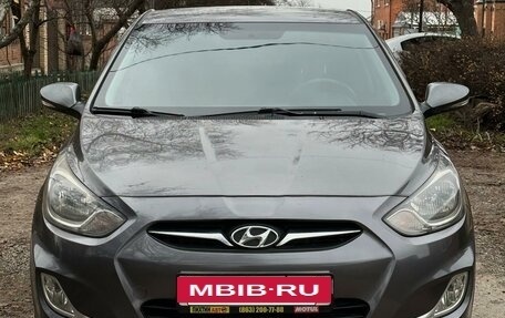 Hyundai Solaris II рестайлинг, 2012 год, 500 000 рублей, 5 фотография