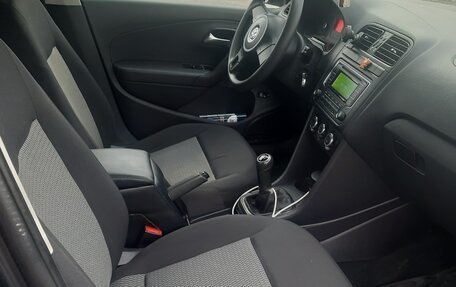 Volkswagen Polo VI (EU Market), 2011 год, 510 000 рублей, 2 фотография