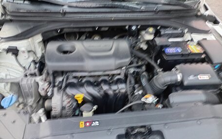 Hyundai Elantra VI рестайлинг, 2019 год, 1 350 000 рублей, 8 фотография