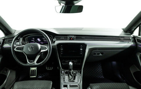 Volkswagen Passat B8 рестайлинг, 2021 год, 2 599 898 рублей, 13 фотография