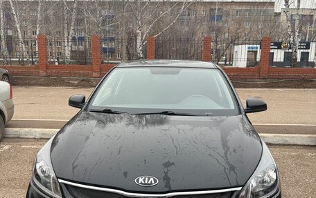 KIA Rio IV, 2018 год, 1 400 000 рублей, 5 фотография