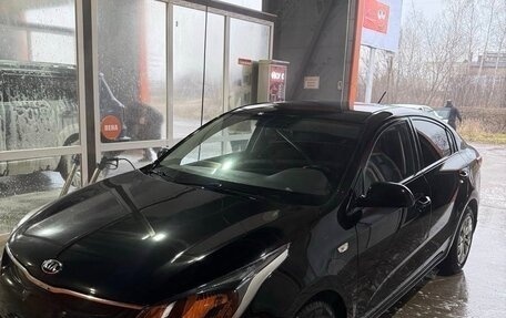 KIA Rio IV, 2018 год, 1 400 000 рублей, 2 фотография