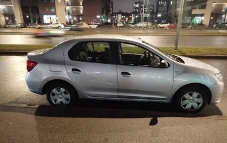 Renault Logan II, 2015 год, 675 000 рублей, 4 фотография