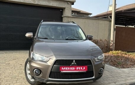 Mitsubishi Outlander III рестайлинг 3, 2011 год, 1 160 000 рублей, 16 фотография
