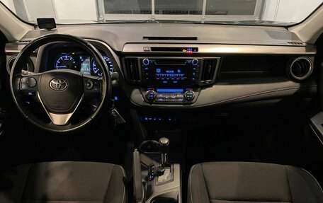 Toyota RAV4, 2017 год, 2 640 000 рублей, 9 фотография