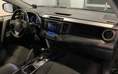 Toyota RAV4, 2017 год, 2 640 000 рублей, 12 фотография