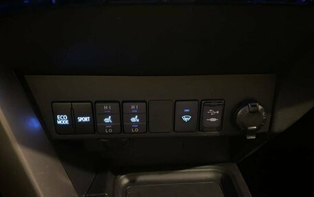 Toyota RAV4, 2017 год, 2 640 000 рублей, 16 фотография