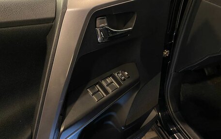 Toyota RAV4, 2017 год, 2 640 000 рублей, 23 фотография