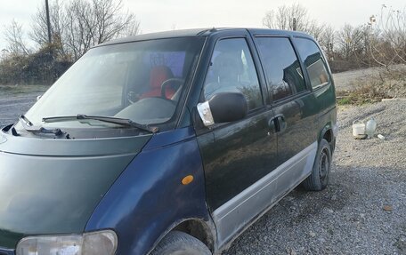 Nissan Serena I, 1999 год, 300 000 рублей, 3 фотография