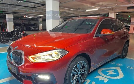 BMW 1 серия, 2020 год, 2 600 000 рублей, 1 фотография