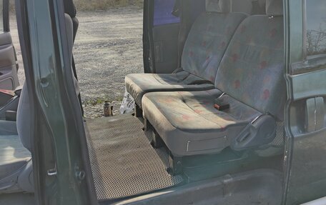 Nissan Serena I, 1999 год, 300 000 рублей, 10 фотография