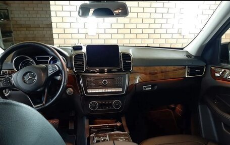 Mercedes-Benz GLS, 2016 год, 4 200 000 рублей, 23 фотография