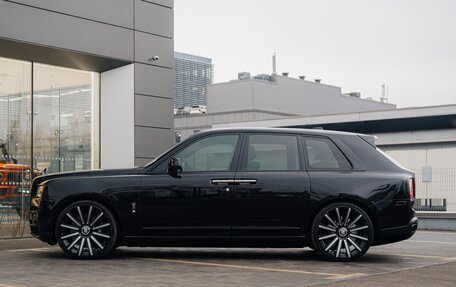 Rolls-Royce Cullinan, 2020 год, 36 000 000 рублей, 2 фотография