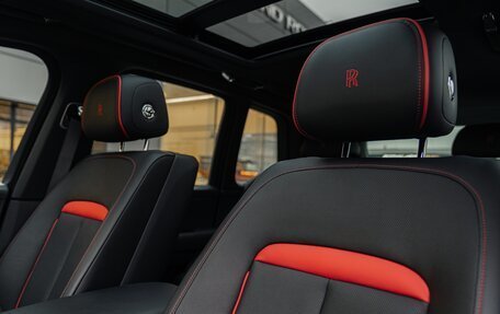 Rolls-Royce Cullinan, 2020 год, 36 000 000 рублей, 18 фотография