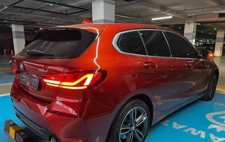 BMW 1 серия, 2020 год, 2 600 000 рублей, 3 фотография