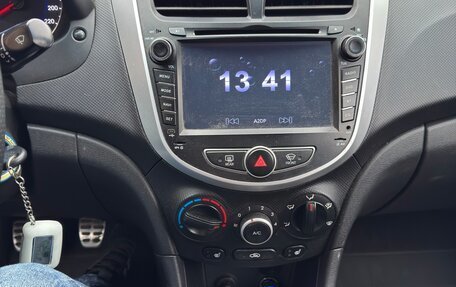 Hyundai Solaris II рестайлинг, 2011 год, 1 050 000 рублей, 11 фотография