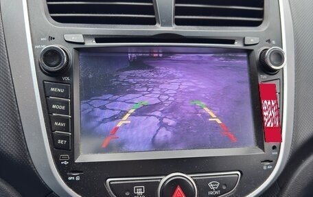 Hyundai Solaris II рестайлинг, 2011 год, 1 050 000 рублей, 14 фотография