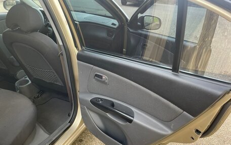 KIA Rio II, 2010 год, 700 000 рублей, 16 фотография