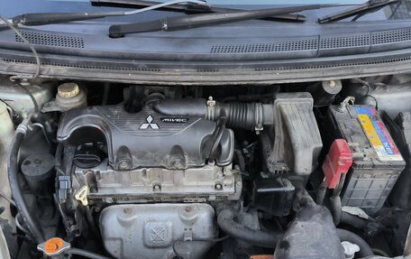 Mitsubishi Colt VI рестайлинг, 2003 год, 445 000 рублей, 5 фотография