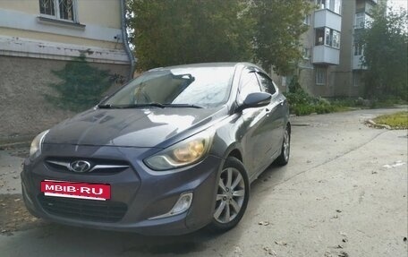 Hyundai Solaris II рестайлинг, 2011 год, 548 000 рублей, 2 фотография