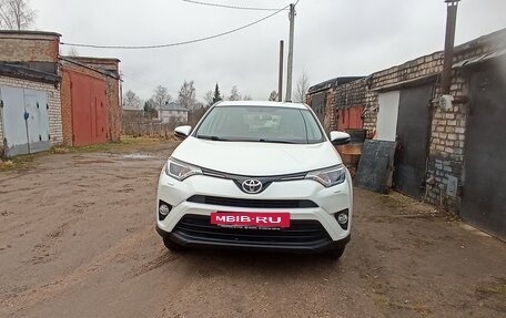 Toyota RAV4, 2016 год, 2 000 000 рублей, 2 фотография