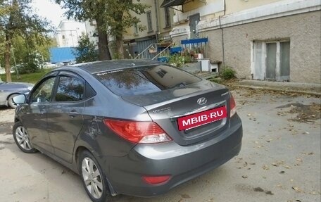 Hyundai Solaris II рестайлинг, 2011 год, 548 000 рублей, 3 фотография