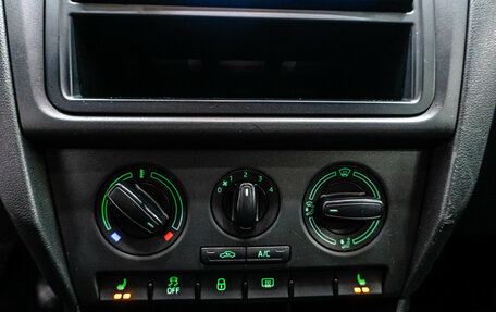 Skoda Rapid I, 2015 год, 799 000 рублей, 14 фотография