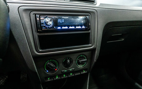 Skoda Rapid I, 2015 год, 799 000 рублей, 12 фотография