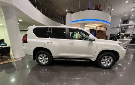 Toyota Land Cruiser Prado 150 рестайлинг 2, 2018 год, 4 695 000 рублей, 4 фотография