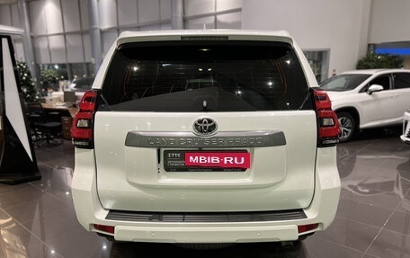 Toyota Land Cruiser Prado 150 рестайлинг 2, 2018 год, 4 695 000 рублей, 6 фотография