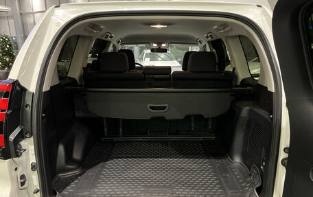 Toyota Land Cruiser Prado 150 рестайлинг 2, 2018 год, 4 695 000 рублей, 10 фотография