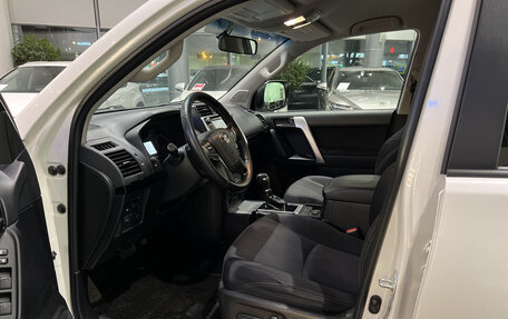 Toyota Land Cruiser Prado 150 рестайлинг 2, 2018 год, 4 695 000 рублей, 16 фотография