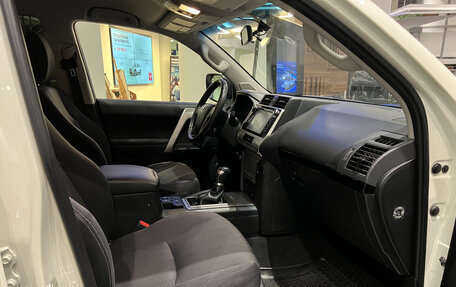 Toyota Land Cruiser Prado 150 рестайлинг 2, 2018 год, 4 695 000 рублей, 11 фотография