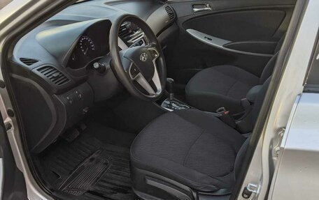 Hyundai Solaris II рестайлинг, 2012 год, 580 000 рублей, 5 фотография