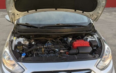 Hyundai Solaris II рестайлинг, 2012 год, 580 000 рублей, 4 фотография