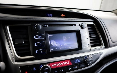Toyota Highlander III, 2015 год, 2 899 000 рублей, 17 фотография