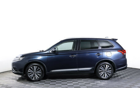 Mitsubishi Outlander III рестайлинг 3, 2019 год, 2 679 000 рублей, 8 фотография