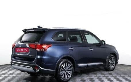 Mitsubishi Outlander III рестайлинг 3, 2019 год, 2 679 000 рублей, 5 фотография