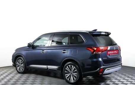 Mitsubishi Outlander III рестайлинг 3, 2019 год, 2 679 000 рублей, 7 фотография