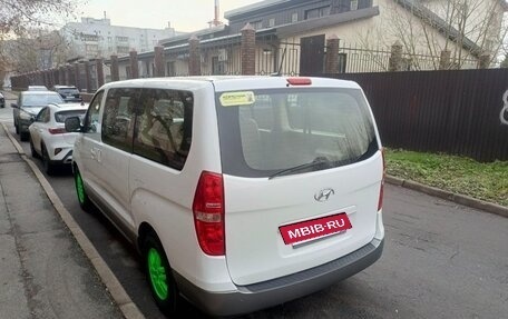 Hyundai H-1 II рестайлинг, 2015 год, 2 000 000 рублей, 4 фотография