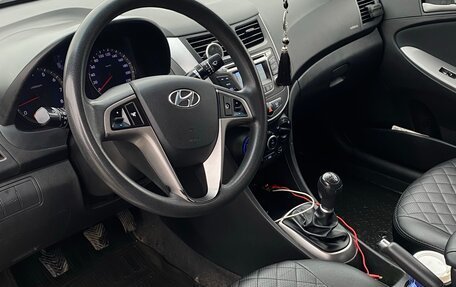 Hyundai Solaris II рестайлинг, 2015 год, 800 000 рублей, 9 фотография