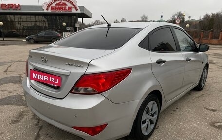Hyundai Solaris II рестайлинг, 2015 год, 800 000 рублей, 5 фотография