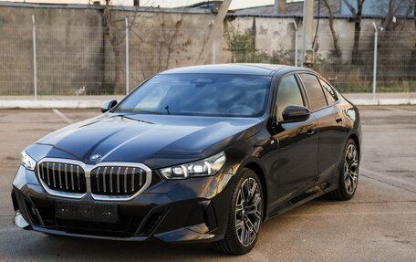 BMW 5 серия, 2024 год, 12 000 000 рублей, 2 фотография