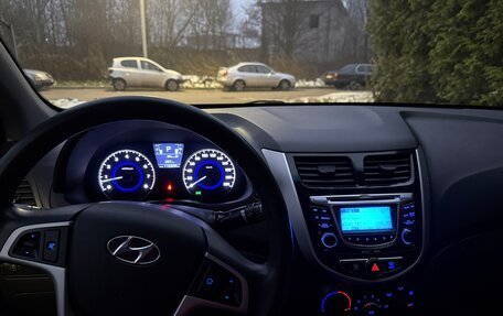 Hyundai Solaris II рестайлинг, 2012 год, 780 000 рублей, 9 фотография