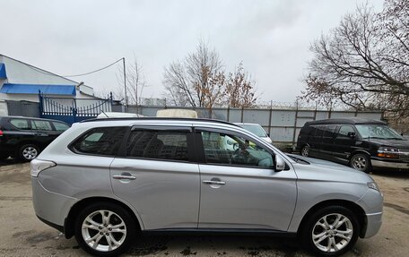 Mitsubishi Outlander III рестайлинг 3, 2013 год, 1 750 000 рублей, 4 фотография